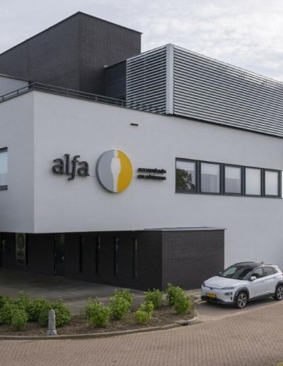 Fasadinės stačiakampės žaliuzės 150E, Alfa Accountants, Raamsdonksveer, NL